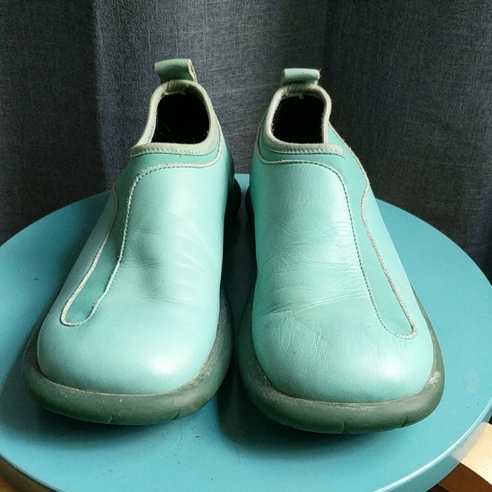 Camper turquoise leather shoe
